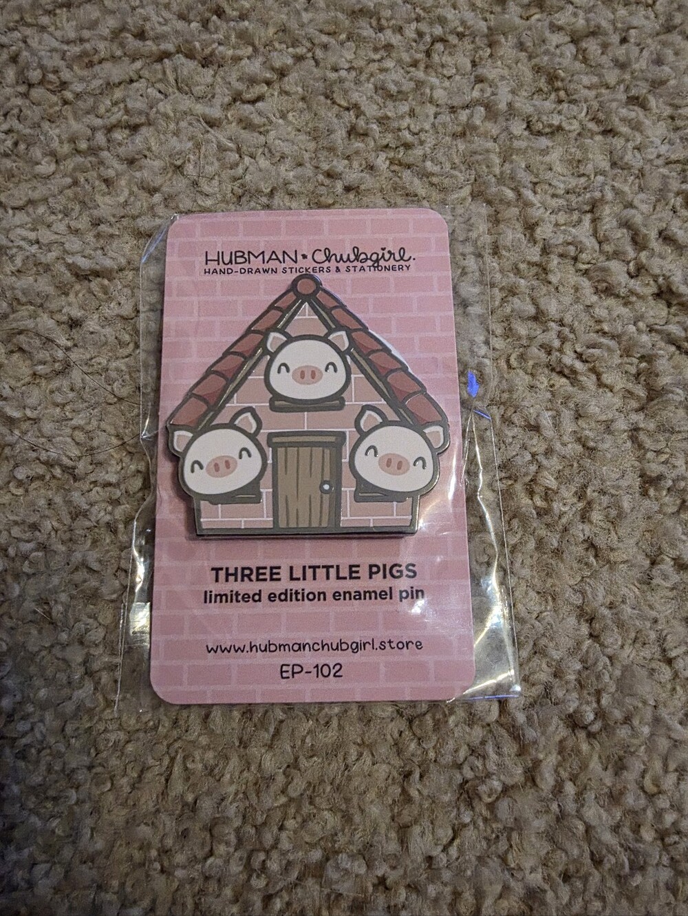 *NEW* THREE LITTLE PIGS Enamel Pin Hubman & Chubgirl